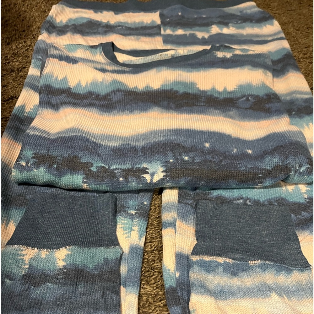 Cuddi Duds long underwear set! Comfortable and warm. Pretty colors! Like new!